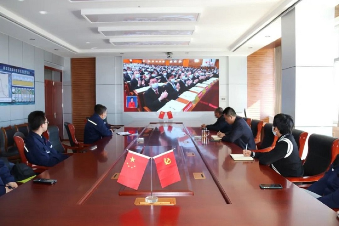 河海供水公司一线值班人员在会议室收看党的二十大开幕式.jpg 河海供水公司一线值班人员在会议室收看党的二十大开幕式.jpg